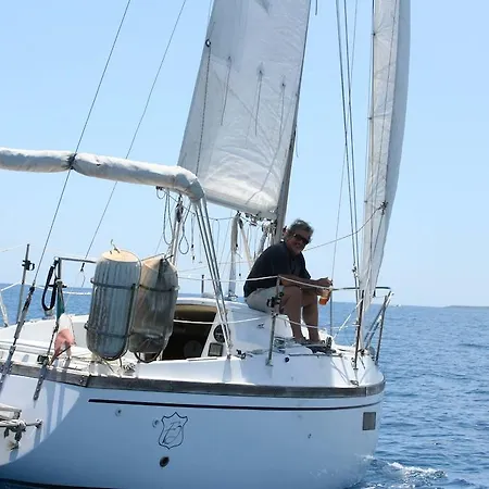 Bed & Ship Archimediterraneo Crotone