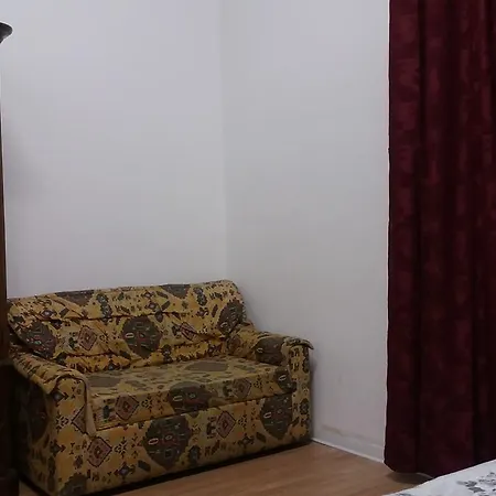 Bed & Ship Archimediterraneo فندق مبيت وإفطار كروتوني