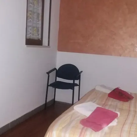 Bed & Ship Archimediterraneo فندق مبيت وإفطار كروتوني
